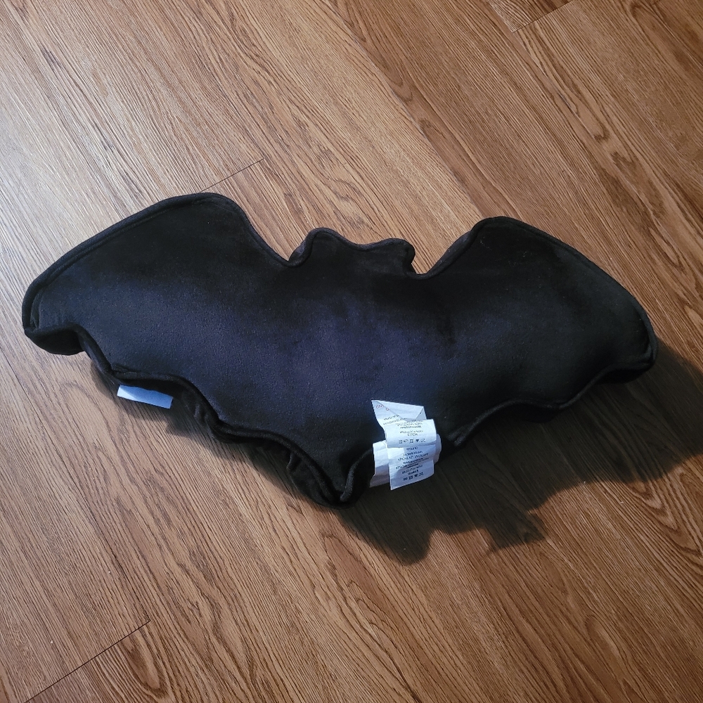 Cupcakes & Cashmere reversible bat pillow velvet iridescent sequins - Picture 3 of 3